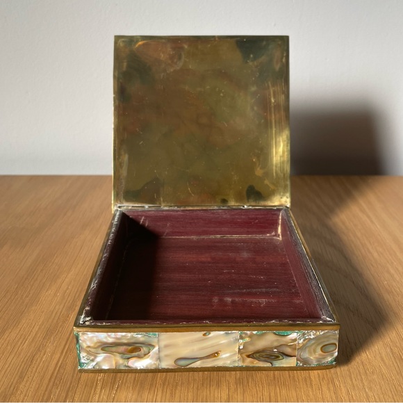 Vintage Abalone Shell and Brass Decorative Trinket Box with Rosewood Lining - Picture 3 of 11